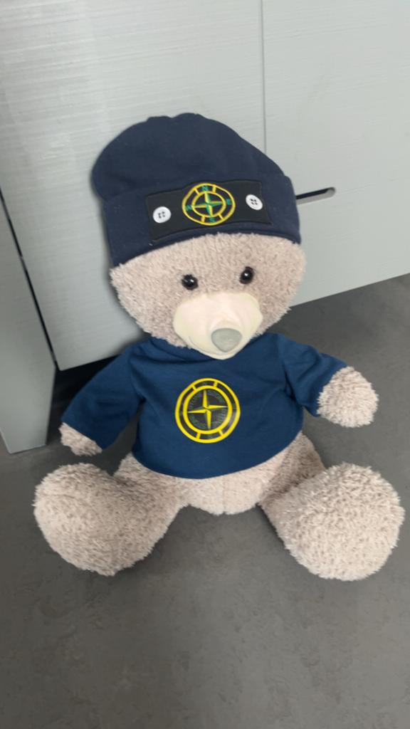 Stone Island Beer Knuffel met Muts en Trui, Kinderen en Baby's, Speelgoed | Knuffels en Pluche, Zo goed als nieuw, Beer, Overige karakters