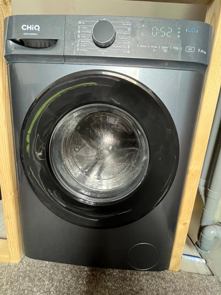 Wasmachine met een foutmelding, Witgoed en Apparatuur, Wasmachines, Ophalen, Zo goed als nieuw, 1200 tot 1600 toeren, 85 tot 90 cm