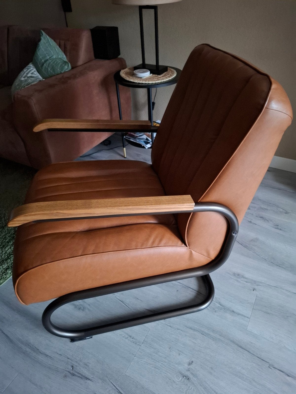Weinig gebruikte cognac kleurige stoel.BIEDEN., Ophalen, Zo goed als nieuw, 50 tot 75 cm