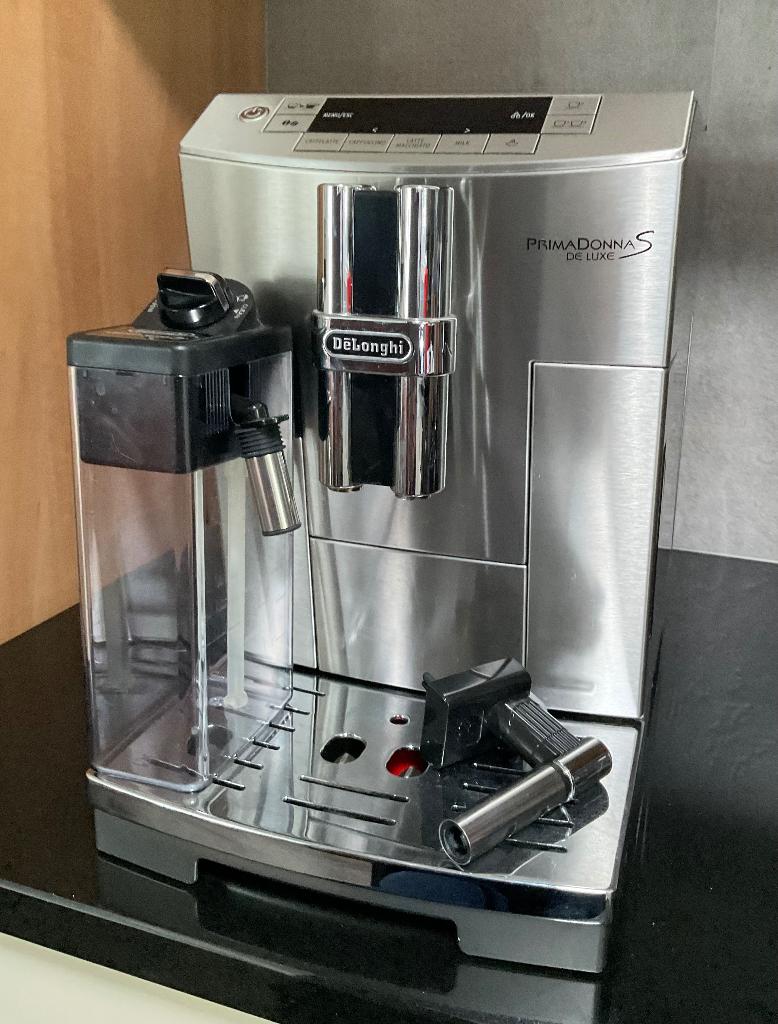 DeLonghi Prima Dona de luxe Koffie machine, Ophalen, Koffiemachine, Koffiebonen, Zo goed als nieuw