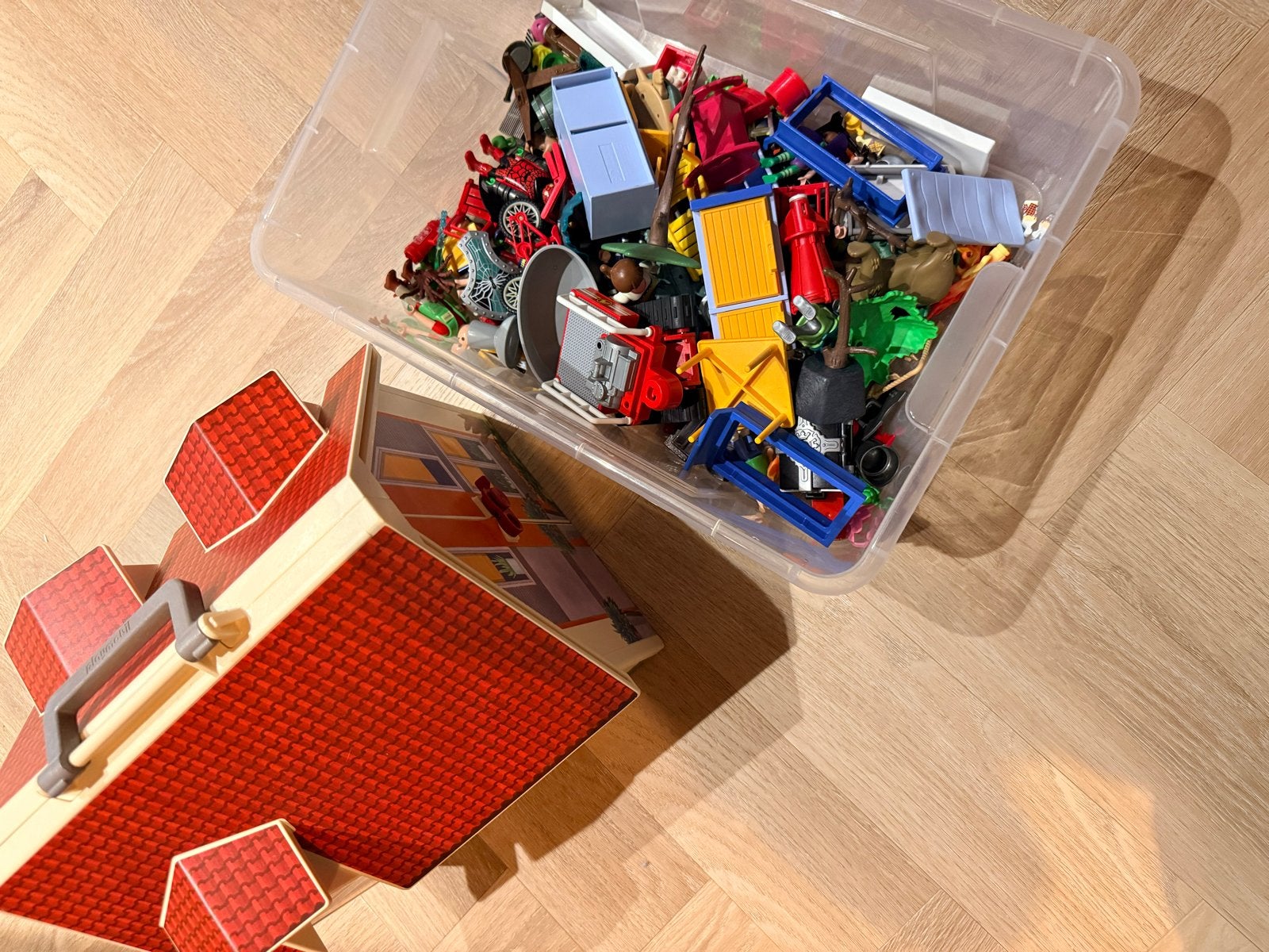 Playmobil huis 5167 + veel extra sets (ridders, dieren, bran, Gebruikt, Gebouw, Complete set, Ophalen of Verzenden