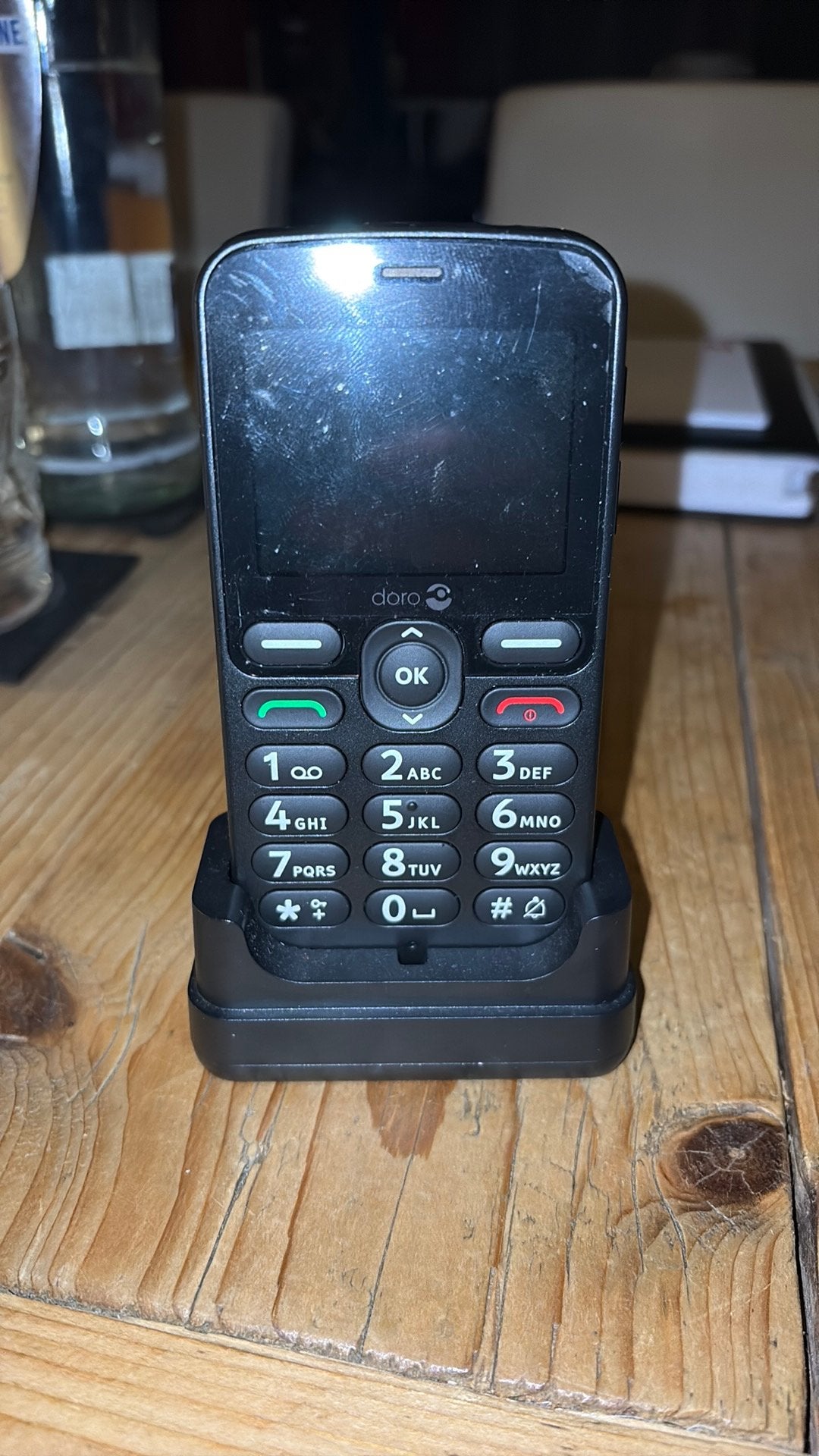 Doro 1880 senioren telefoon zgn, Telecommunicatie, 3 tot 6 megapixel, Ophalen of Verzenden, Zo goed als nieuw, Klassiek of Candybar