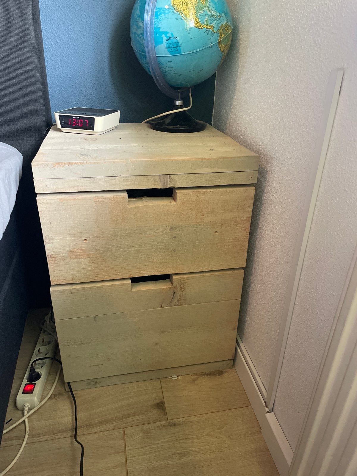 Steiger Houten nachtkastje met 2 lades, Ophalen, Gebruikt, Minder dan 45 cm, 55 tot 70 cm