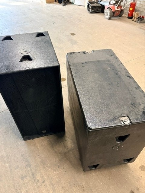 Martin Audio S218+, Gebruikt, Subwoofer, Ophalen, 150 watt of meer