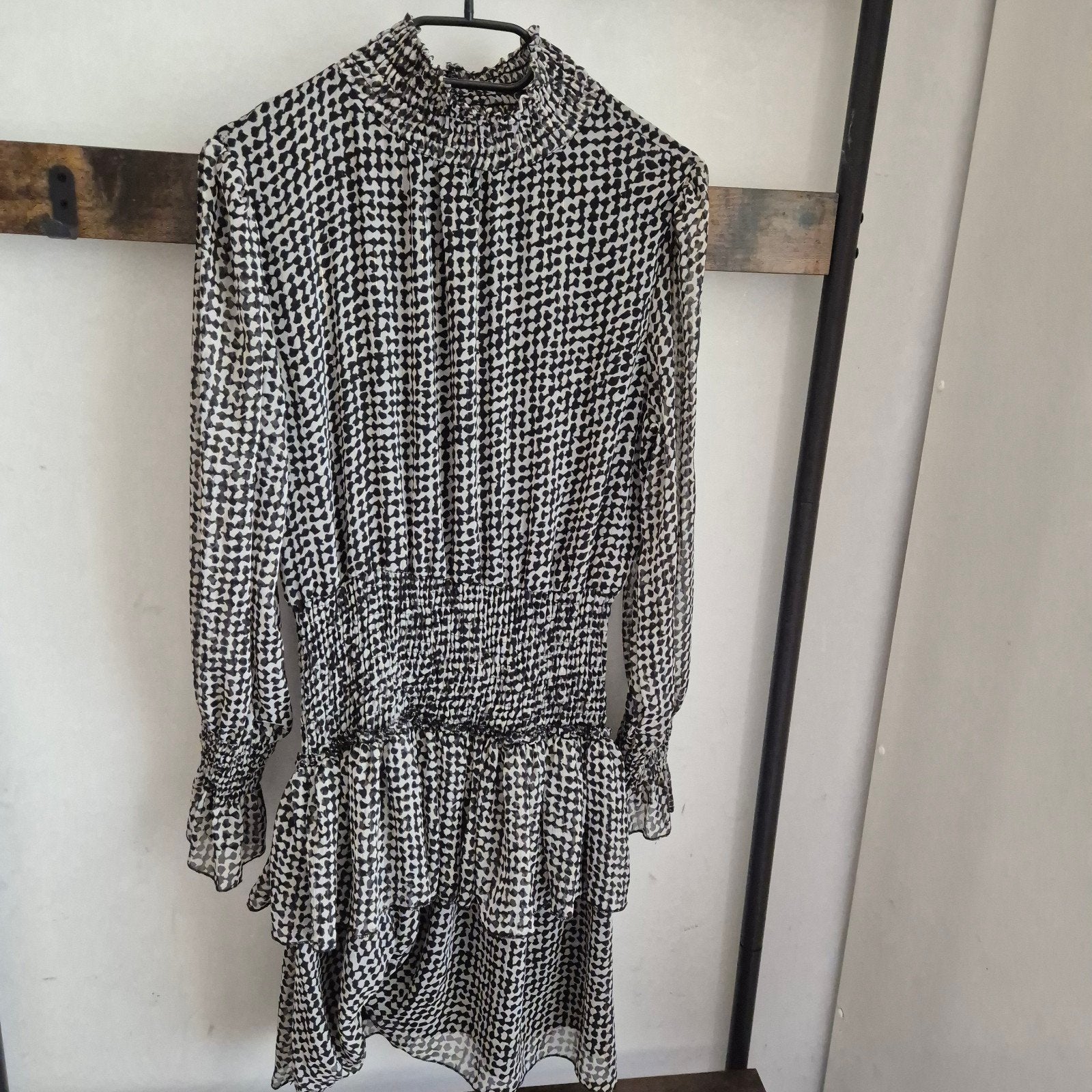 Most wanted Zwart-witte jurk met ruches en hoge hals, Zwart, Ophalen of Verzenden, Zo goed als nieuw, Most Wanted