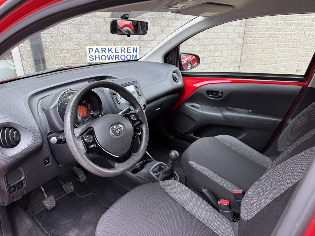 Toyota Aygo 1.0 VVT-i x-fun Airco/LED Achterlichten, Auto's, Gebruikt, Euro 6, 4 stoelen, Origineel Nederlands