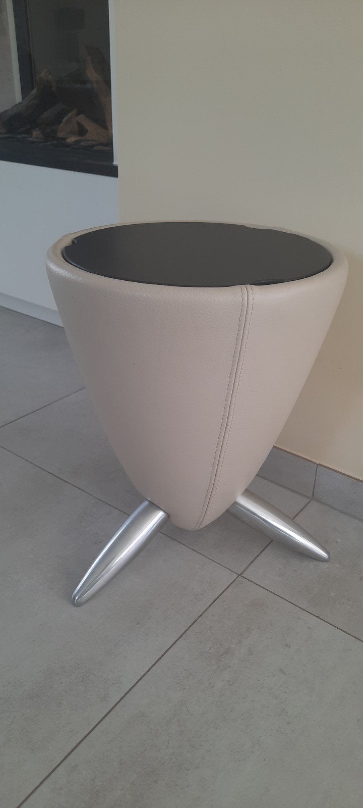 Leolux Tamtam bijzettafel/poef in beige leer, Huis en Inrichting, Tafels | Bijzettafels, Ophalen, Gebruikt, Rond, Overige materialen