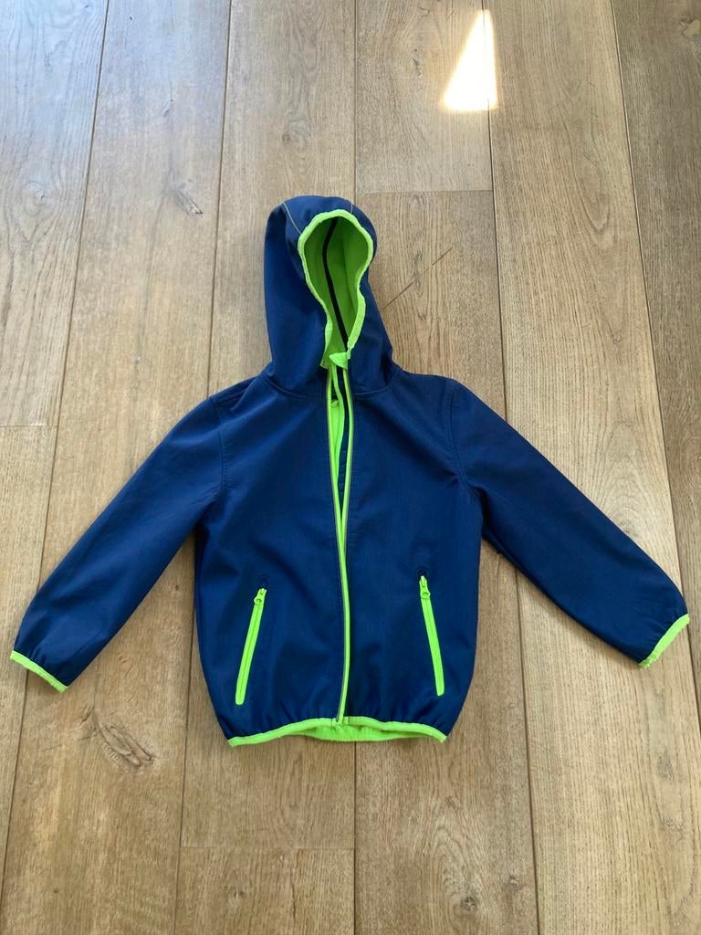 Zomerjas of tussenjas softshell, Kinderen en Baby's, Kinderkleding | Maat 116, Ophalen of Verzenden, Zo goed als nieuw, Jongen