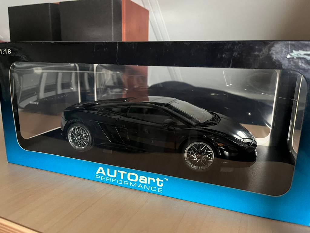 Lamborghini Gallardo - 1:18 AutoArt, Ophalen, Zo goed als nieuw, Autoart