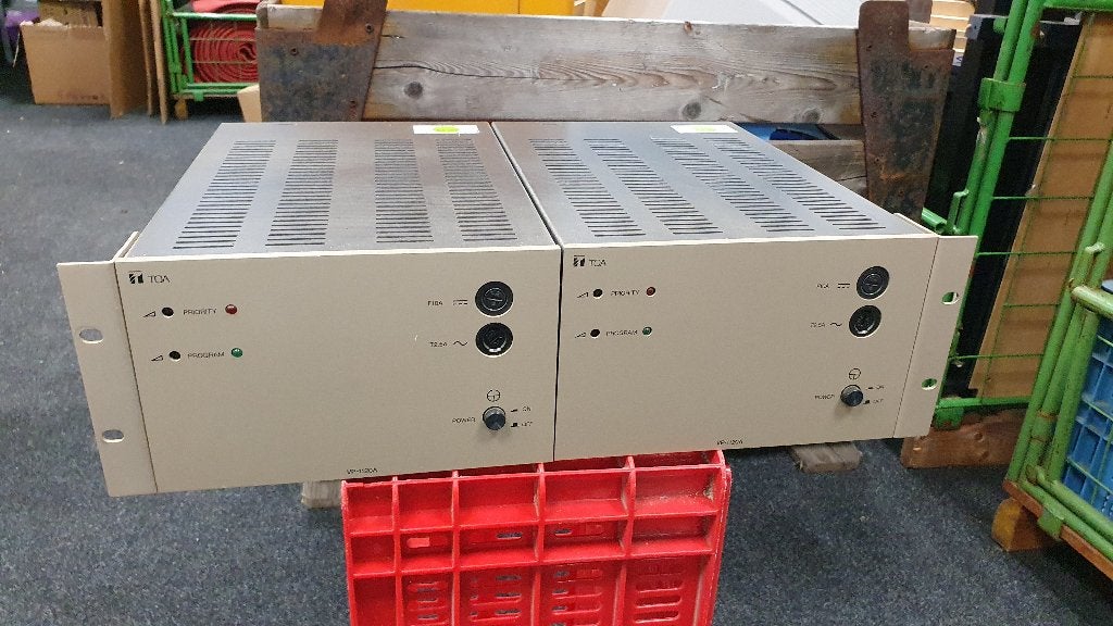 2x Toa VP-1120A, 120 watt of meer, Ophalen, Overige merken, Gebruikt