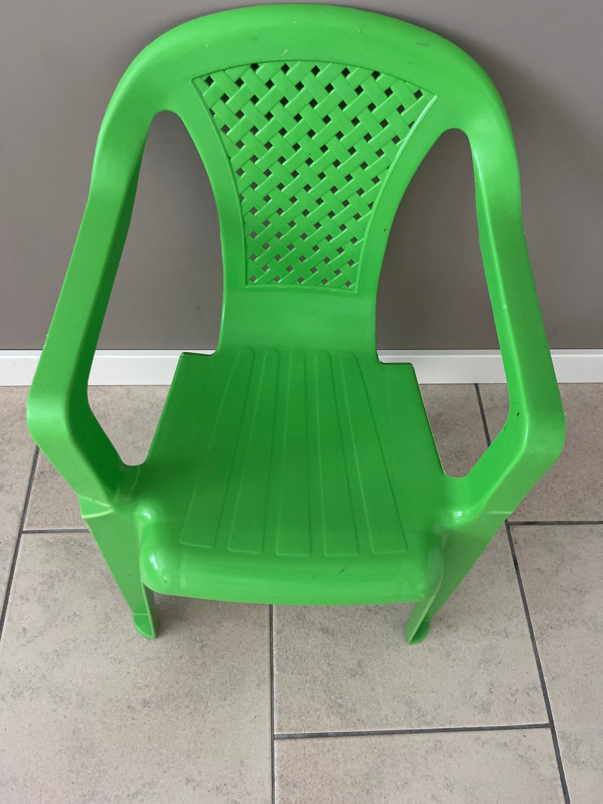 Groene kunststof stoel voor kind- Ideaal voor tuin of balkon, Ophalen, Gebruikt, Kunststof