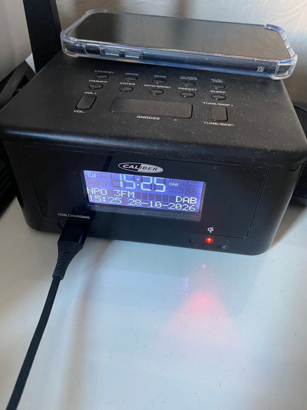Caliber dab+ radio clock mobiel draadloos oplader, Ophalen of Verzenden, Zo goed als nieuw