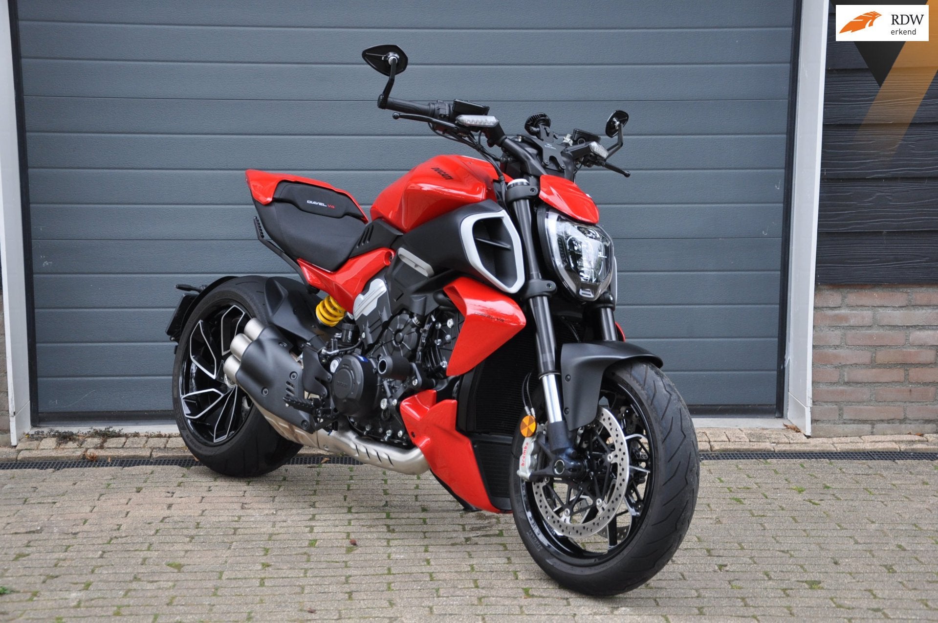 Ducati Diavel V4 Zeer nette motor, Traction Control, Bedrijf, Meer dan 35 kW, Overig