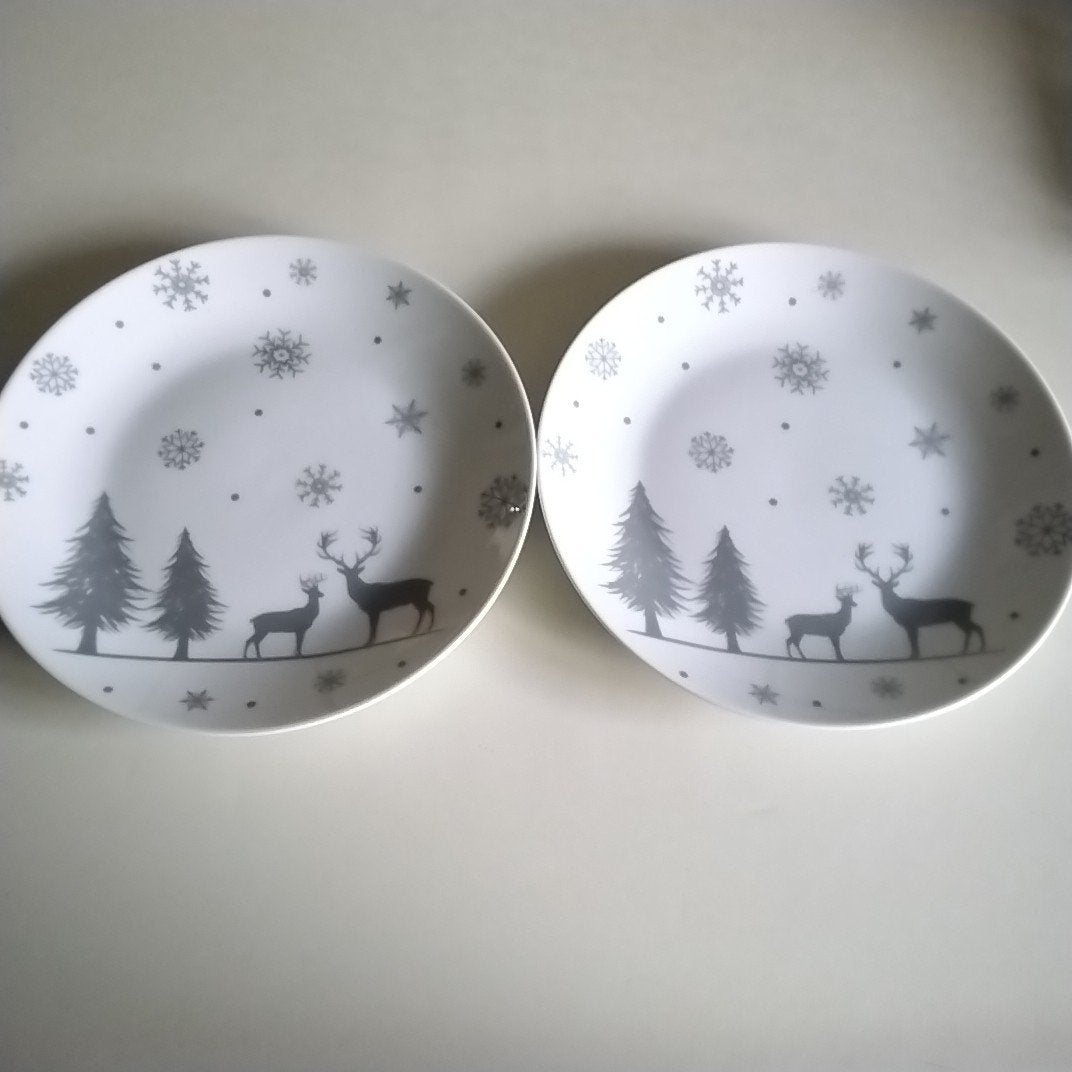 2 kerst ontbijt/ dessertborden met herten, Huis en Inrichting, Ophalen of Verzenden