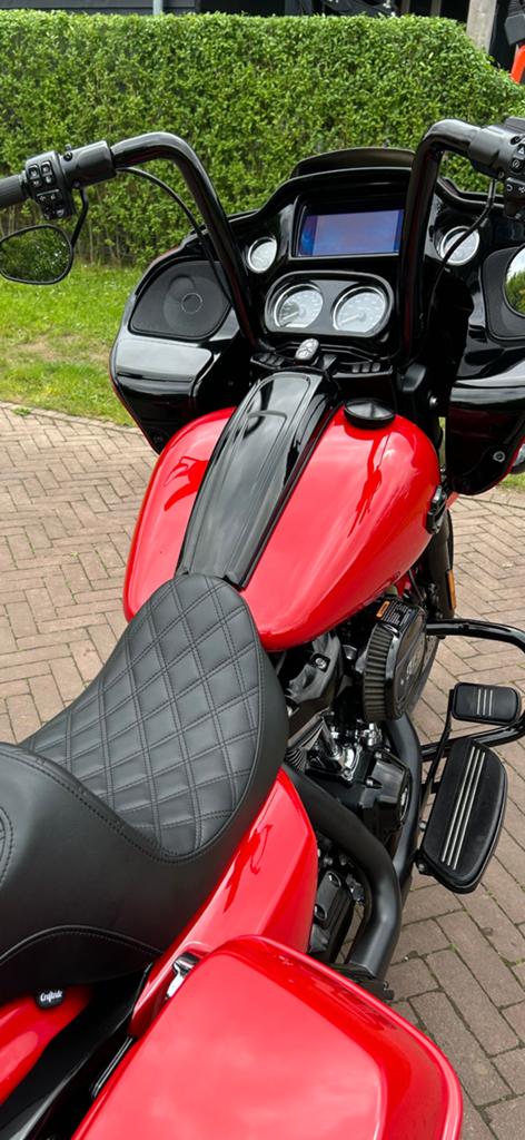 Gezocht: Tank / console insert Road glide special 2022, Motoren, Onderdelen | Harley-Davidson, Ophalen of Verzenden