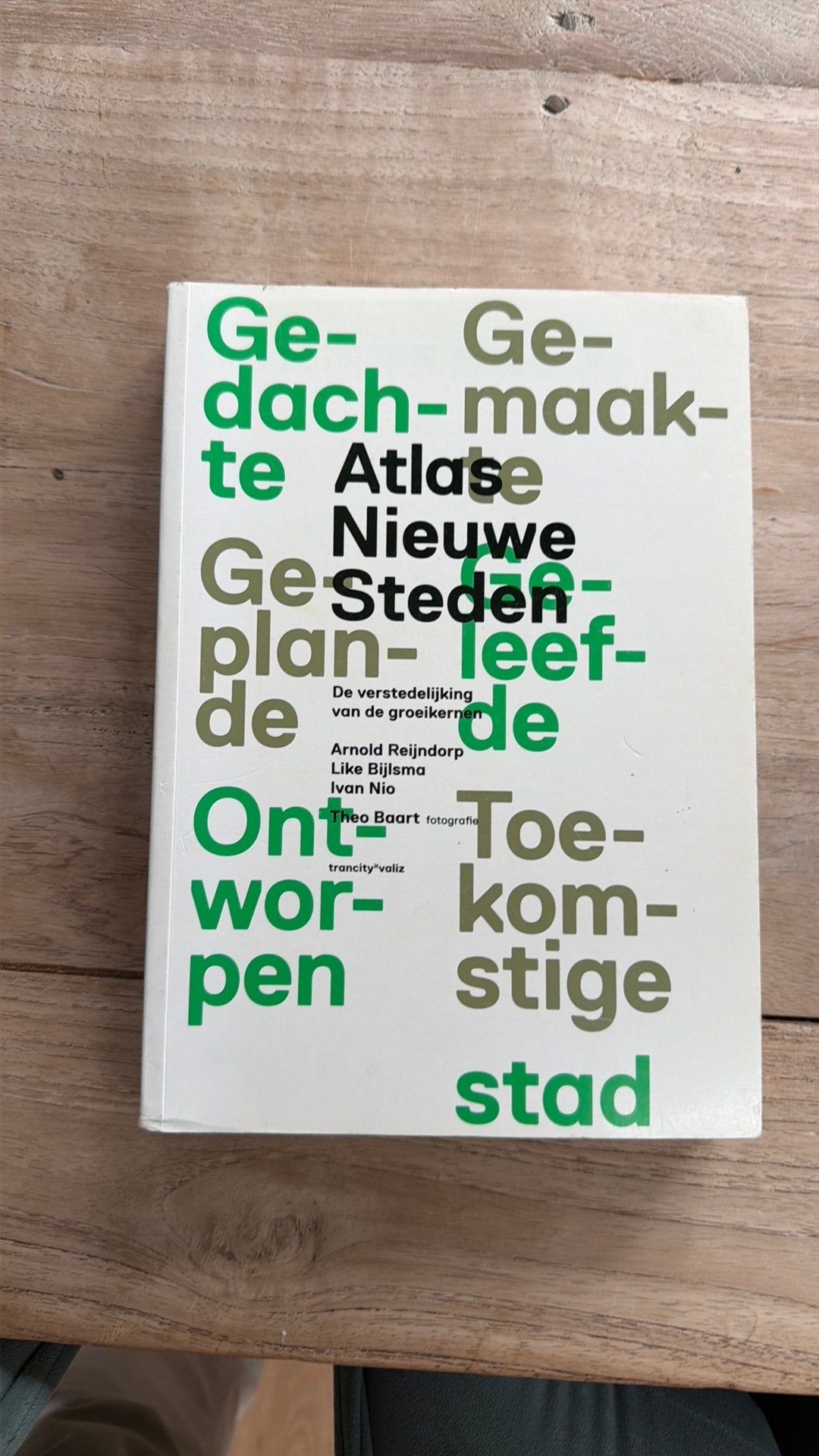 Like Bijlsma - Atlas nieuwe steden, Boeken, Like Bijlsma; Ivan Nio; Arnold Reijndorp, Ophalen of Verzenden, Zo goed als nieuw