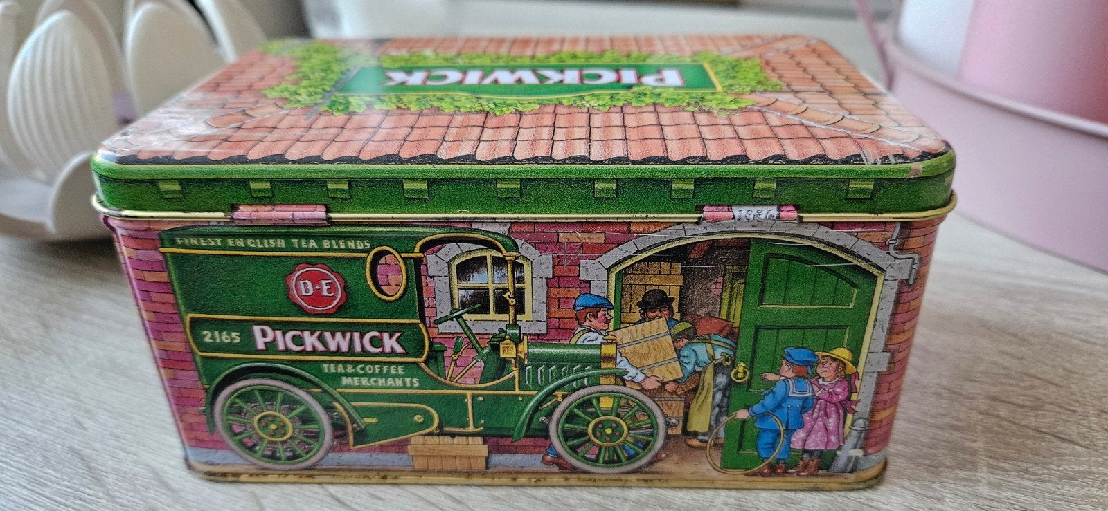 Vintage Pickwick theeblik - nostalgisch design, Verzamelen, Ophalen of Verzenden, Gebruikt, Thee, Pickwick