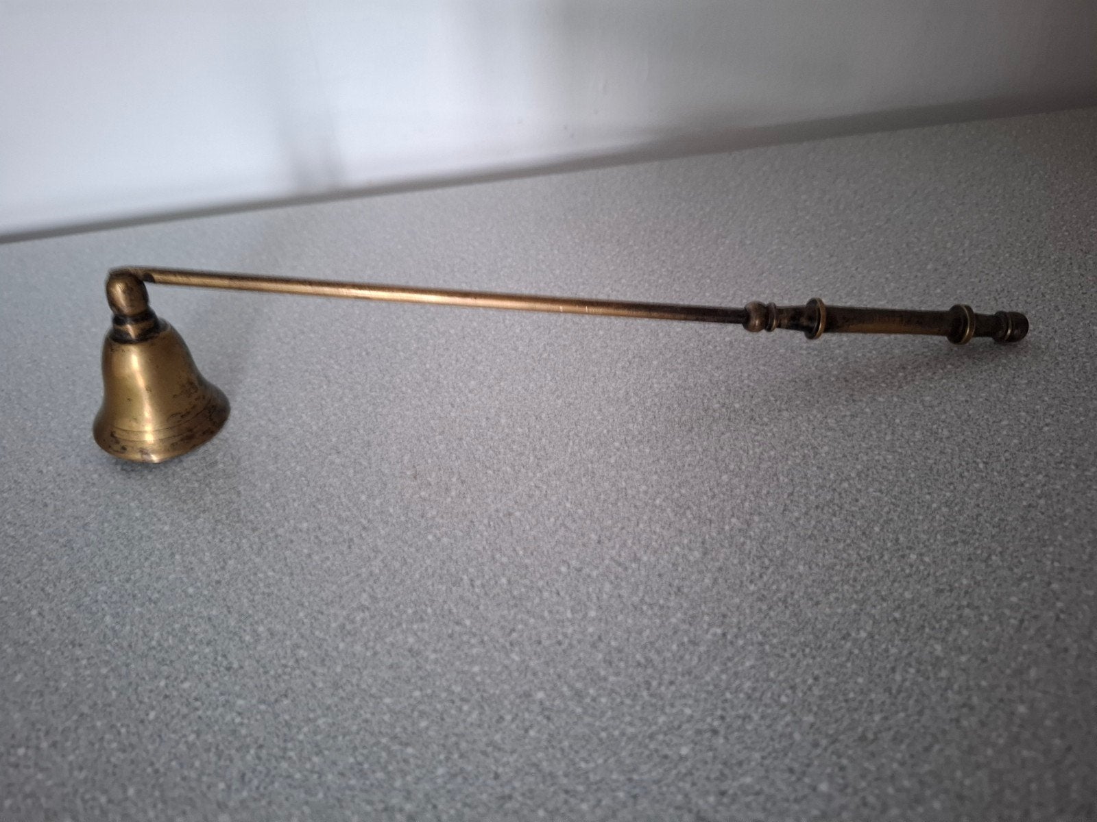 Messing kaarsendover met lange steel, Ophalen of Verzenden, Koper of Brons