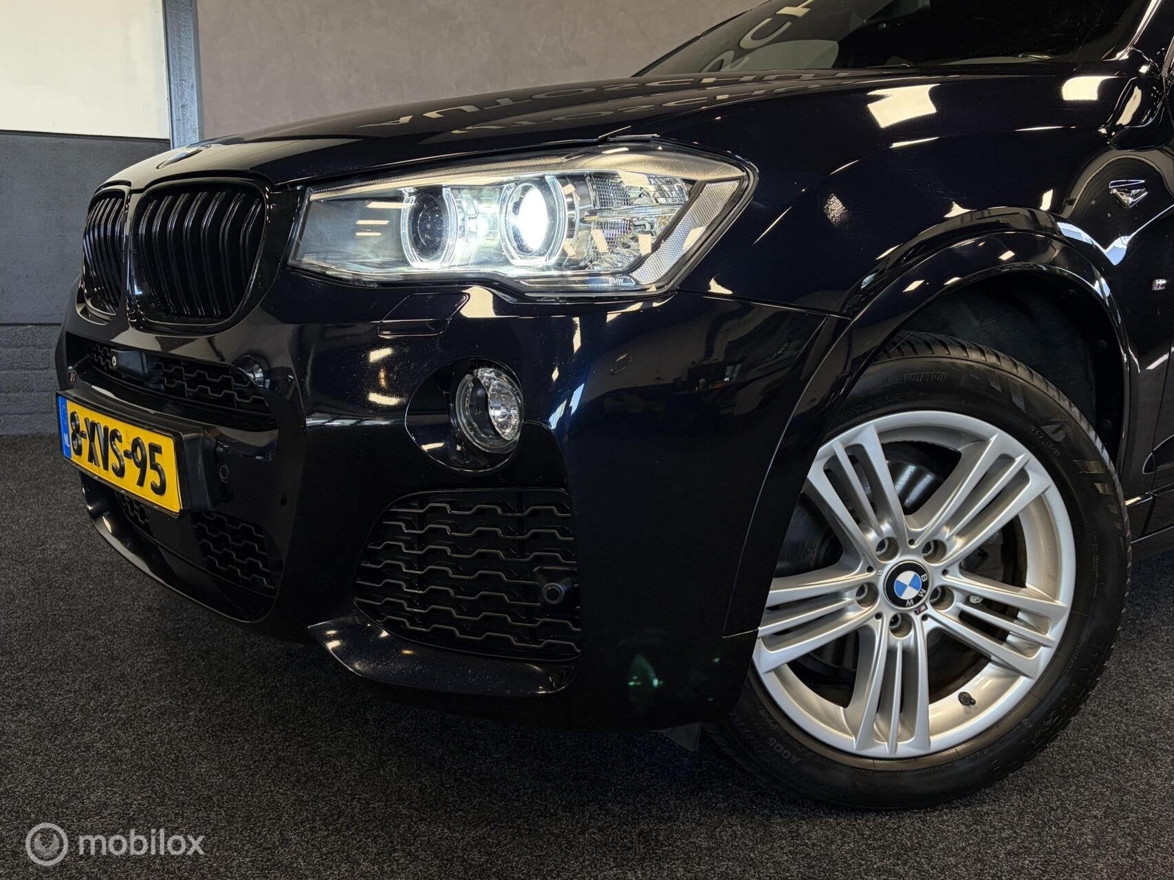 BMW X4 xDrive20i High Executive M SPORT CARBONSCHWARZ / LEDE, Automaat, Gebruikt, Euro 6, 4 cilinders