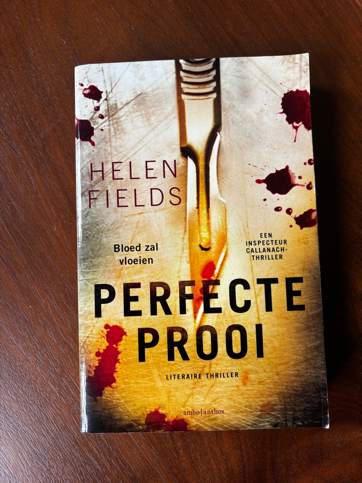 Perfecte Prooi - Helen Fields (Literaire Thriller), Boeken, Ophalen of Verzenden, Zo goed als nieuw, Europa overig