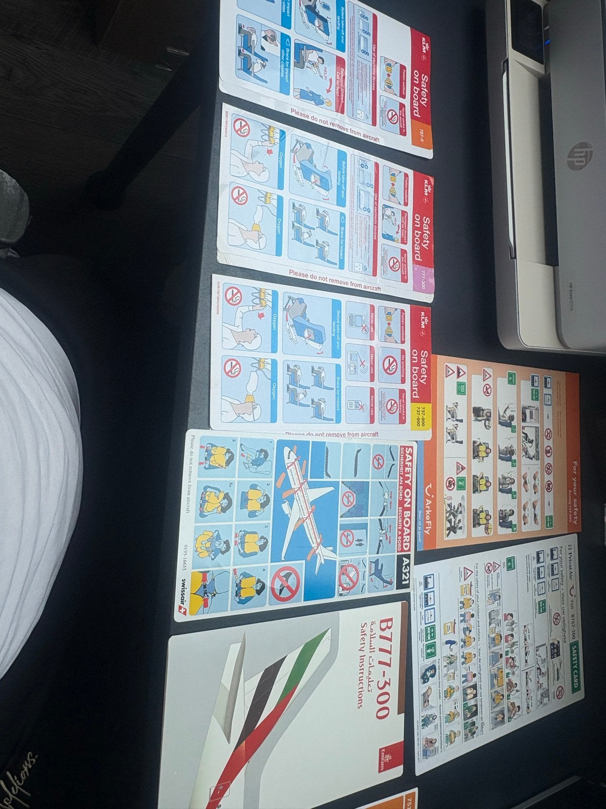 Collectie Vliegtuig Veiligheidskaarten - Diverse Airlines, Ophalen of Verzenden, Gebruikt