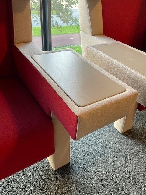 Earchair Prooff van Jurgen Bey, Akoestische Design Stoelen, Niet ingevuld, Kunststof, Gebruikt, Twee
