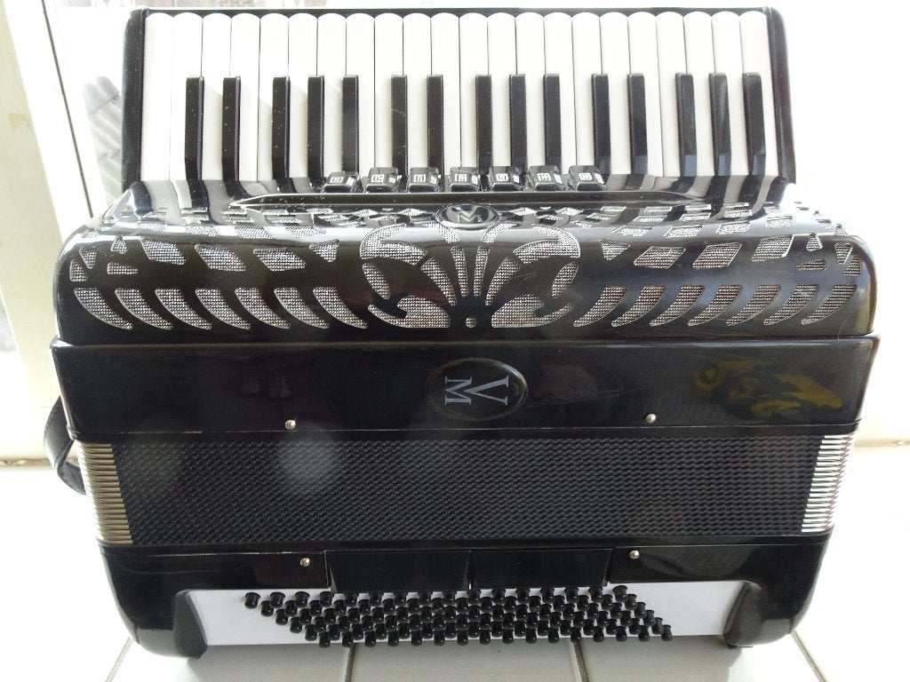 Zeer fraaie Italiaanse accordeon 96 bas 3-korig ZGAN, Muziek en Instrumenten, Overige merken, Met koffer, Zo goed als nieuw, 96-bas