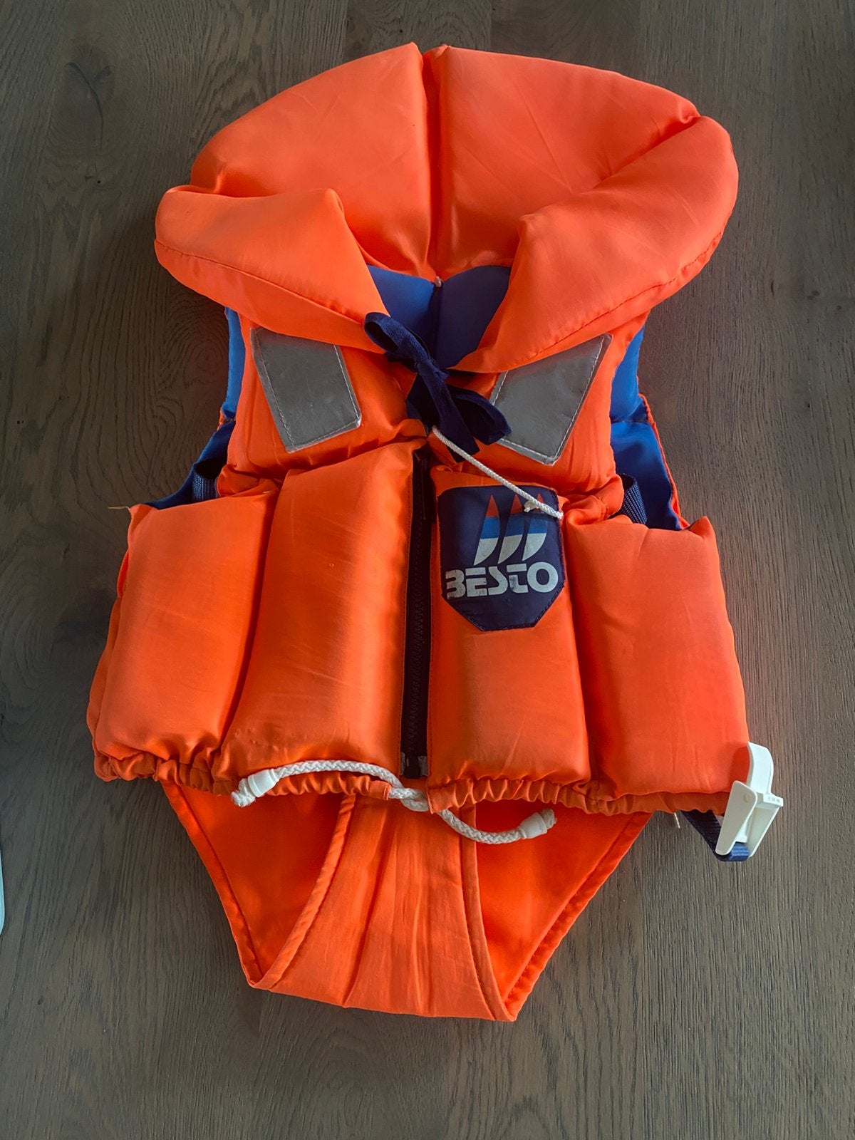 Peuter zwemvestje. Van 2 tot 4 jaar ., Watersport en Boten, Watersportkleding, Ophalen of Verzenden, Zo goed als nieuw, Dame of Heer