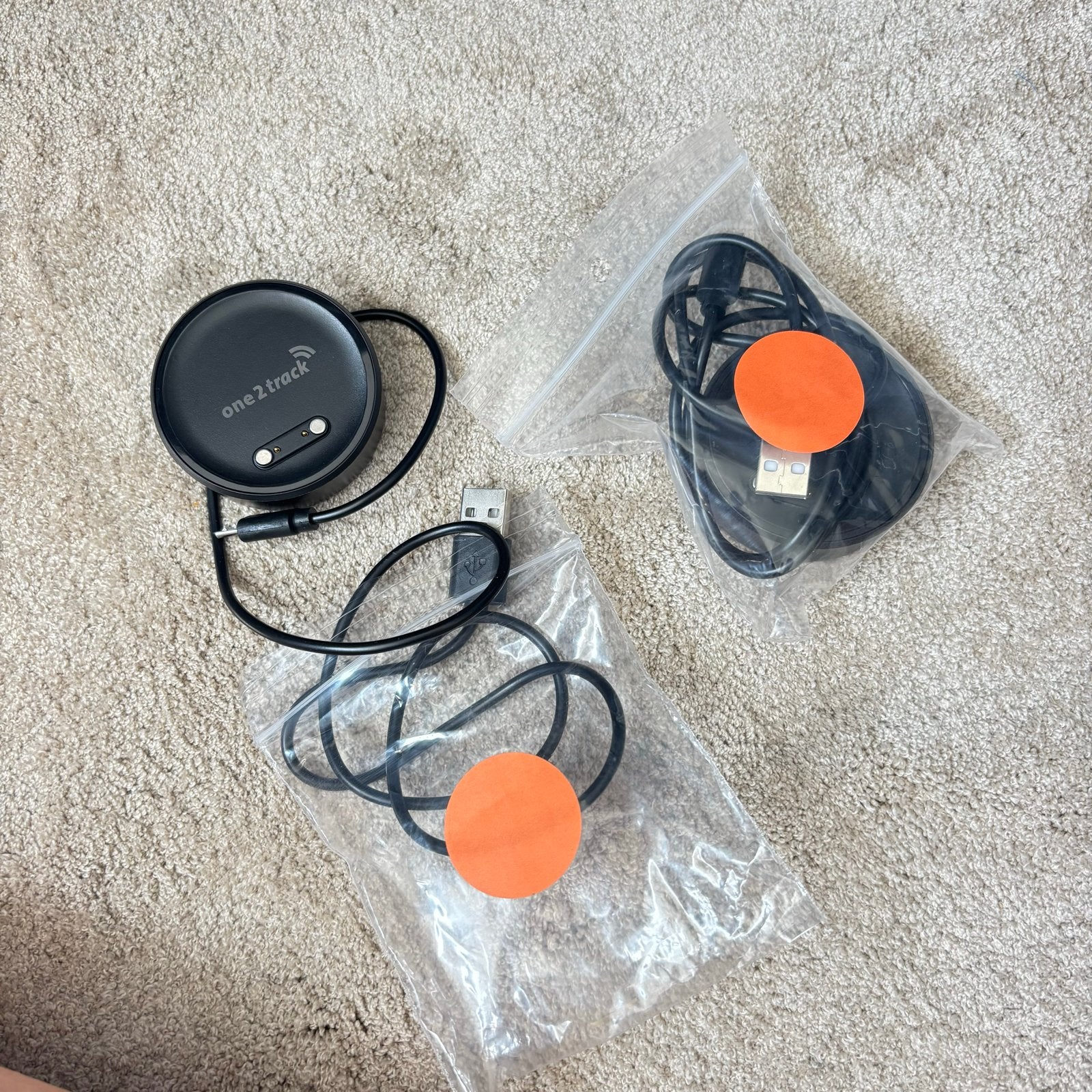 Twee nieuwe One2track oplaadstations, Ophalen of Verzenden, Nieuw, Snoer of kabel, Universeel
