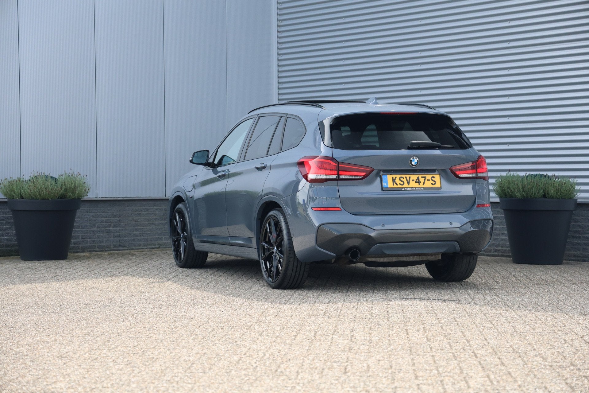 BMW X1 xDrive25e 220pk M-Sport Pano|Memory|H&K|Leder|Stuurvw, Auto's, Dealer onderhouden, Gebruikt, Bedrijf, Vierwielaandrijving