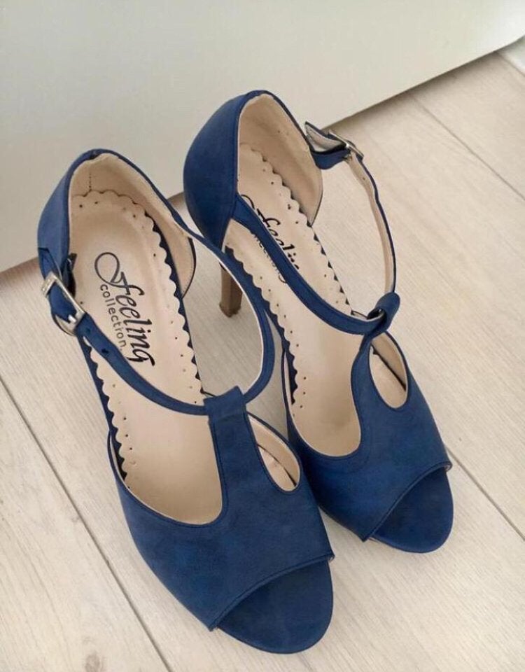 Donkerblauwe sandalen met hoge hak, Blauw, Ophalen of Verzenden, Zo goed als nieuw, Schoenen met hoge hakken