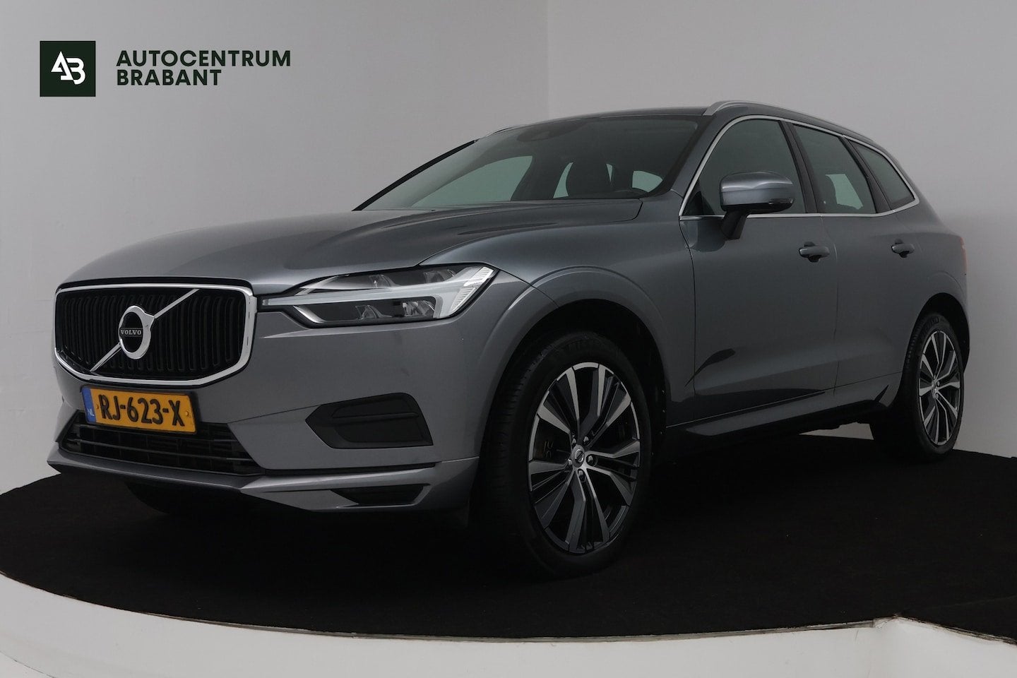 Volvo XC60 2.0 T5 AWD Momentum (TREKHAAK, STOELVERWARMING, E, Automaat, Gebruikt, Euro 6, 4 cilinders
