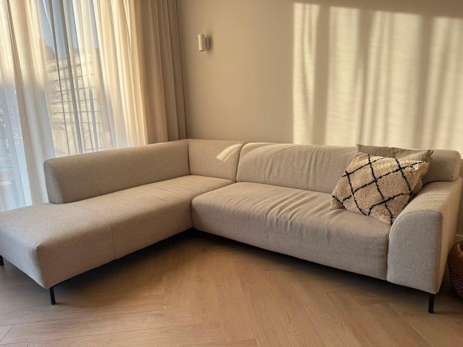 Hoekbank Matteo van Nous Living - Comfortabel en Stijlvol, Ophalen, 250 tot 300 cm, Gebruikt, 100 tot 125 cm