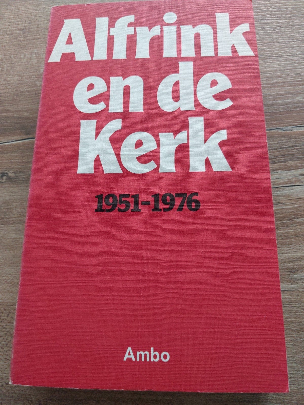 Alfrink en de Kerk 1951-1976 - Boek over Kardinaal Alfrink, Ophalen of Verzenden, Gelezen, Diverse auteurs, Christendom | Katholiek