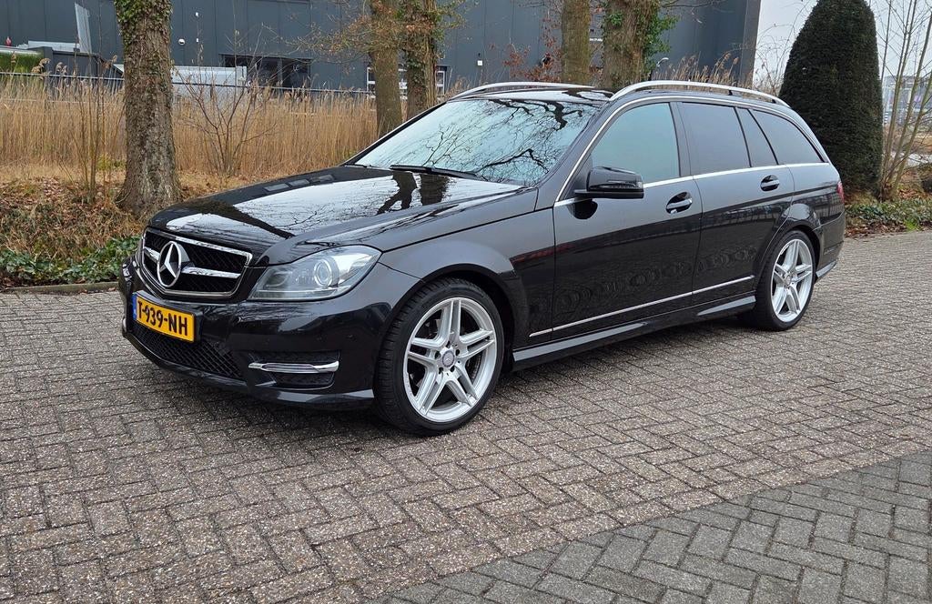 Mercedes-Benz C-Klasse C200 Amg pakket. Aut. Avantgarde., Auto's, Achterwielaandrijving, 1800 kg, Zwart, 4 cilinders