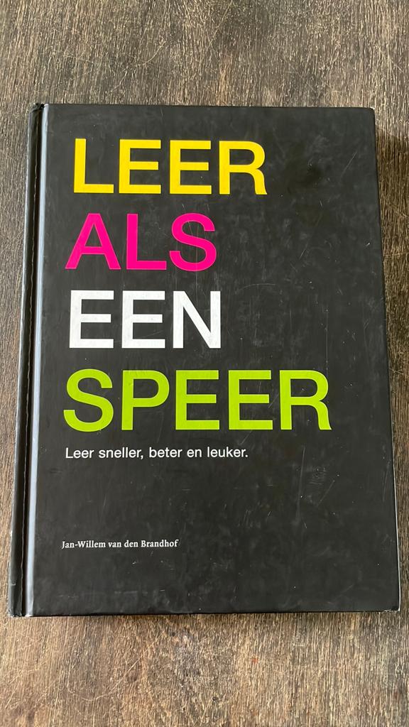 J.W. van den Brandhof - Leer als een speer, Boeken, Ophalen of Verzenden, Zo goed als nieuw, J.W. van den Brandhof