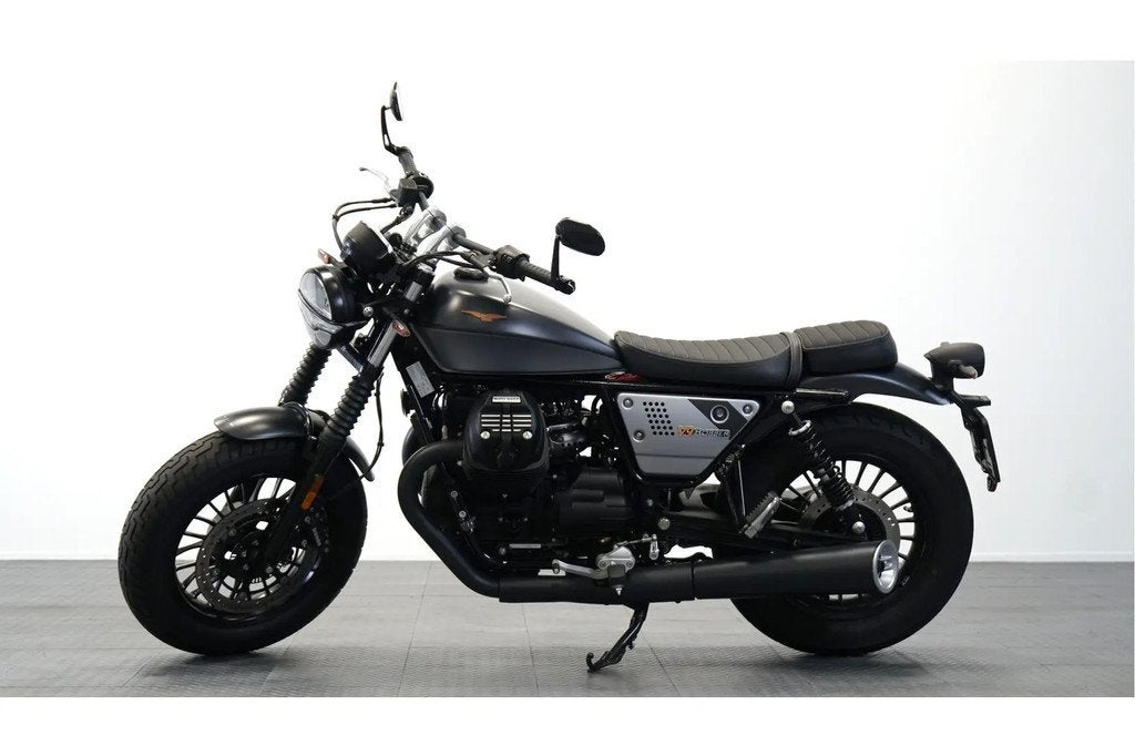 Moto Guzzi V9 Bobber 986km! NIEUWSTAAT! € 9.888,00 - foto 3