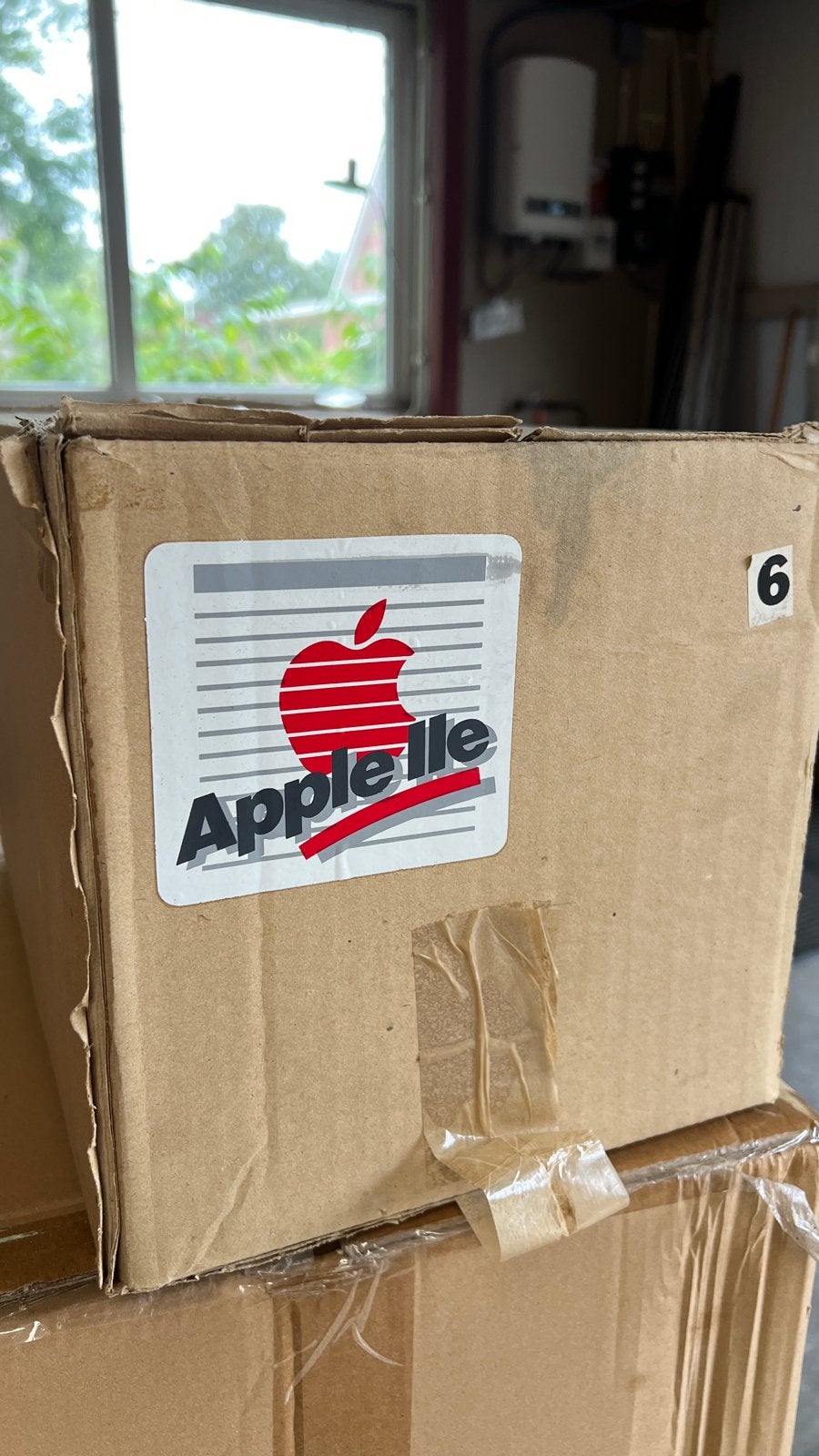 Doos zonder inhoud voor een Vintage Apple IIe computer, Computers en Software, Ophalen, Gebruikt, Overige modellen, Minder dan 4 GB