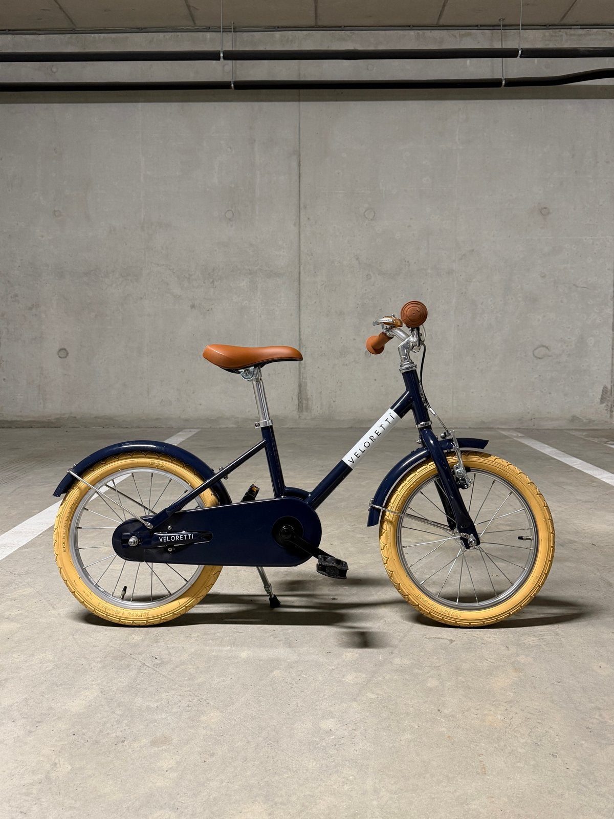 Veloretti Maxi 16” Children’s Bike – Excellent Condition, Ophalen, Zo goed als nieuw, Terugtraprem, 16 tot 20 inch