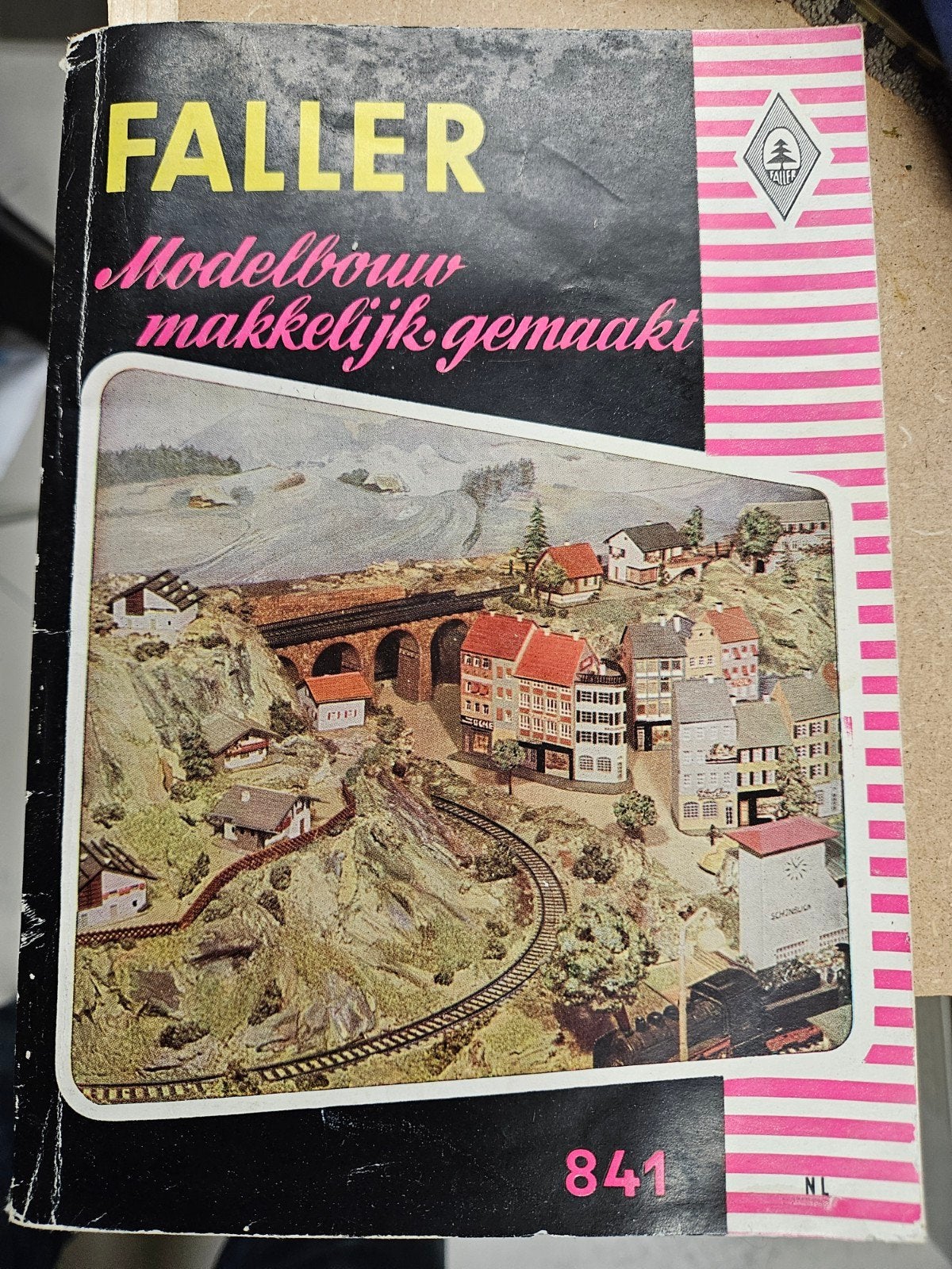 Oude Faller Gids: Modelbouw Makkelijk Gemaakt (nr. 841), Ophalen of Verzenden, Gebruikt, Boek, Tijdschrift of Catalogus