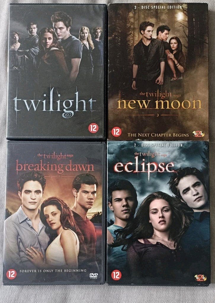 Twilight Saga DVD  - Twilight, New Moon, Eclipse, Break, Nederlands, Inclusief doosje, Vanaf 12 jaar, Gebruikt