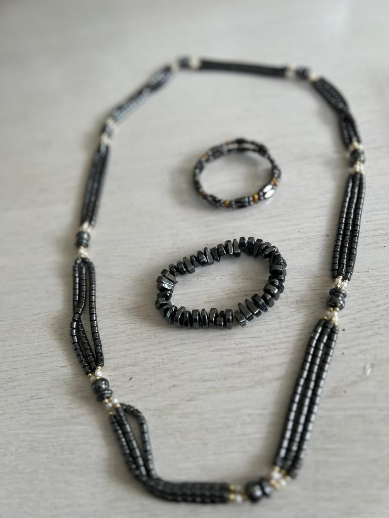 Ketting mooie steen  en twee armbandjes prijs 15 euro, Ophalen of Verzenden, Zo goed als nieuw, Steen of Mineraal