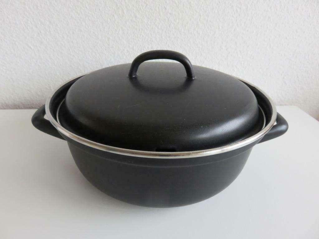 zwarte emaille braadpan 25 cm, Ophalen of Verzenden, Gebruikt, Gietijzer, Koekenpan of Braadpan