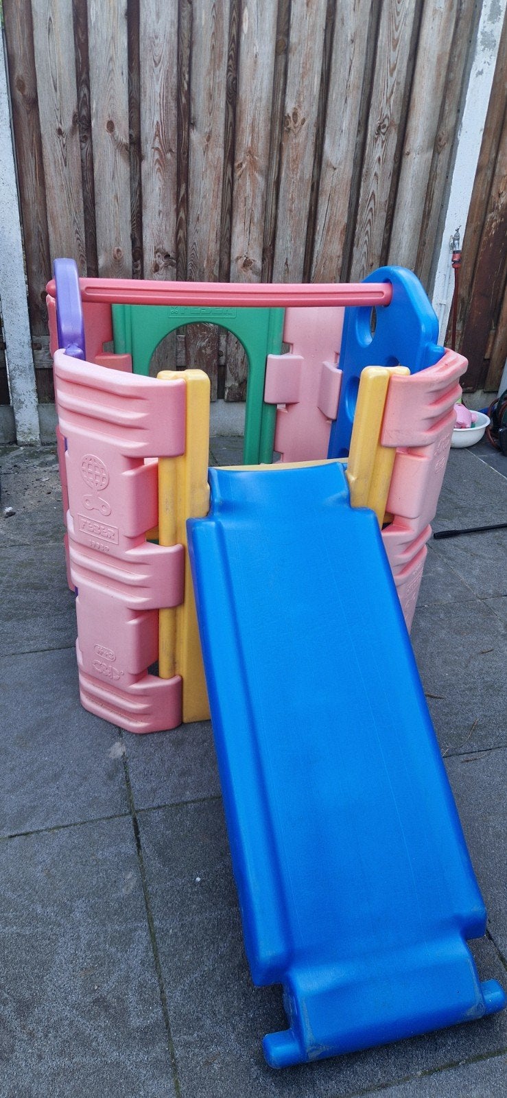 Speelhuisje met glijbaan. Kids kunnen 't zelf (de)monteren, Ophalen of Verzenden, Gebruikt, Glijbaan