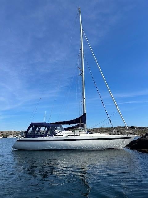 Sailboat Contrast 36 (370), Ophalen, Gebruikt, Polyester, Diesel