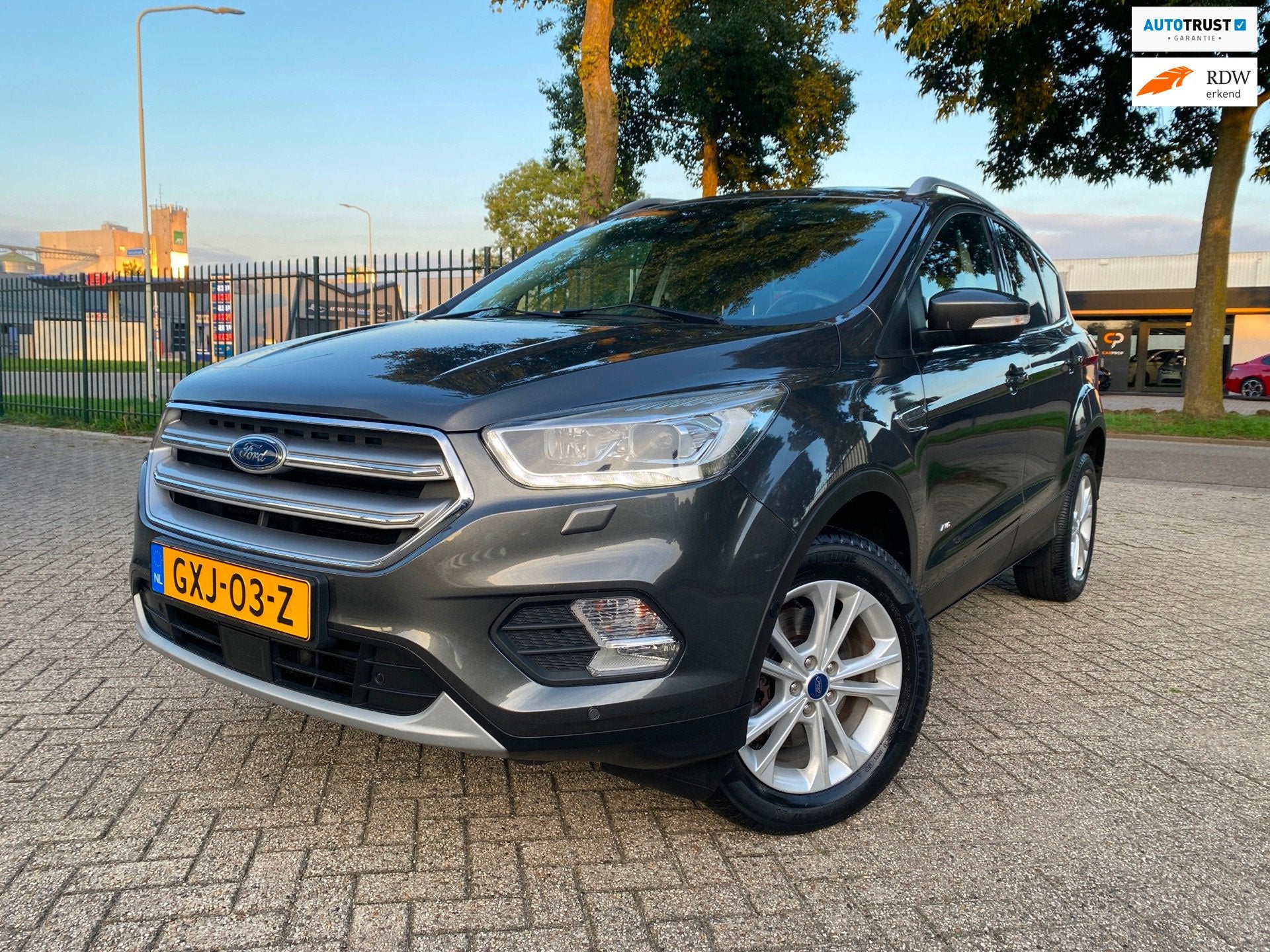 Ford KUGA 1.5 EcoBoost ST Line Pano Leer Camera Stoelverw Tr, Automaat, Dealer onderhouden, 4 cilinders, Bedrijf
