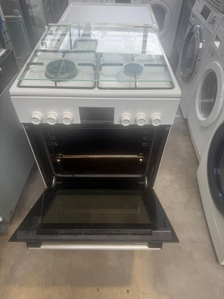 Bosch Fornuis schoon garantie bezorging, Zo goed als nieuw, Gas, 85 tot 90 cm, 4 kookzones
