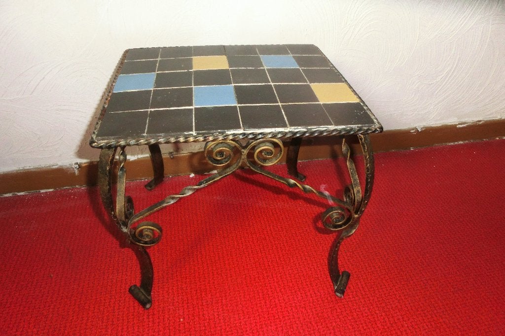 Schattig retro klein bijzettafeltje uit jaren 50, Huis en Inrichting, Tafels | Bijzettafels, Ophalen, Minder dan 45 cm, Minder dan 55 cm