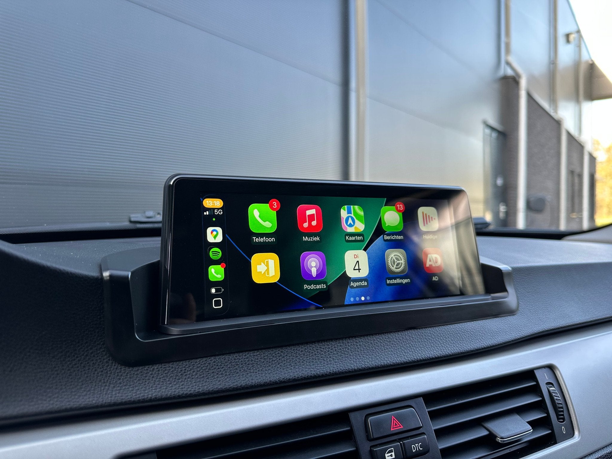BMW 3 Serie 318i LCI CARPLAY Xenon M-sport Clima Cruise, Origineel Nederlands, Bedrijf, Handgeschakeld, 1335 kg