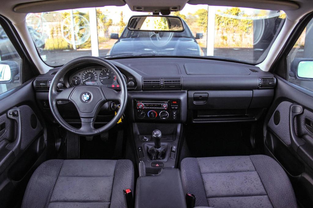 BMW E36 3-serie Compact 316i Executive | NL auto | 3e eigena, Auto's, BMW, Zwart, 4 cilinders, Blauw, Origineel Nederlands